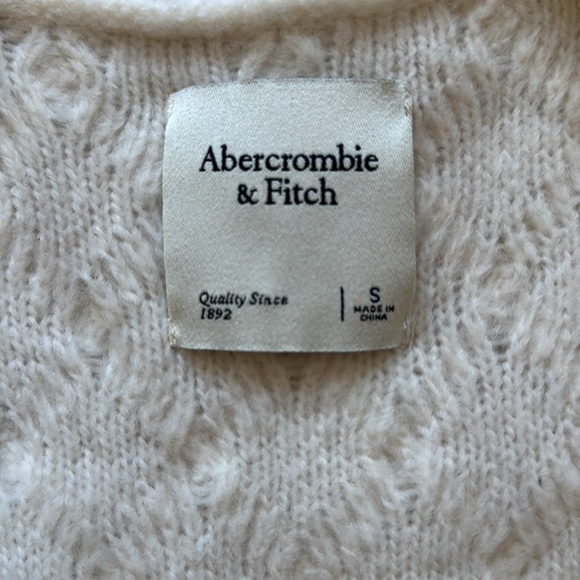 Abercrombie Cable Knit Sweater - Picture 2 of 3